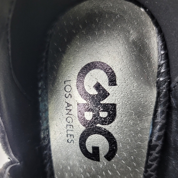 NWT Bootie peep toe heels strap snake embossed suede comfortable GBG Los Angeles - Picture 6 of 10